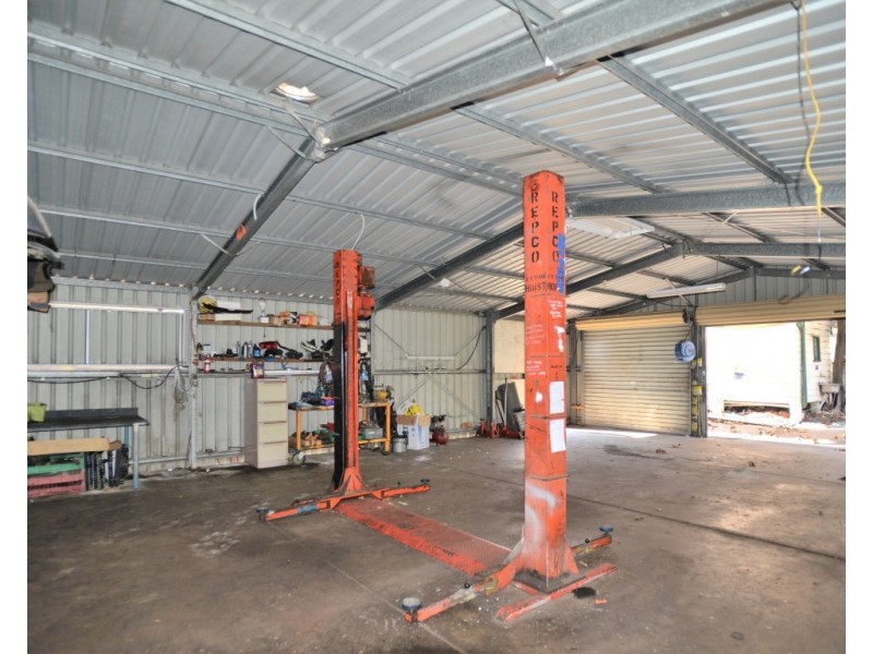 9 River Road, Waterford QLD 4133