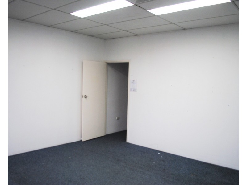 9,10,11,12/84 Wembley Road, Logan Central QLD 4114