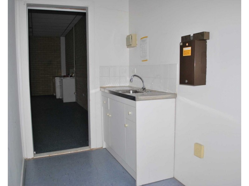 9,10,11,12/84 Wembley Road, Logan Central QLD 4114