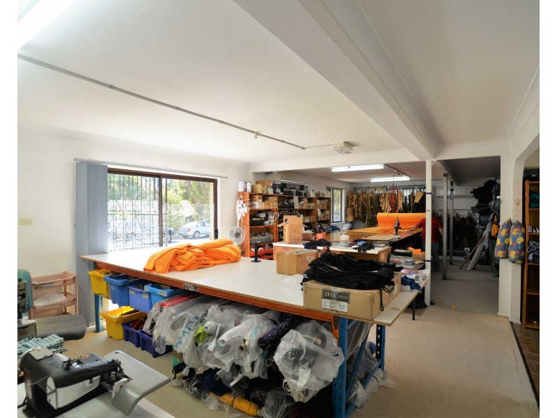 1 Briggs Road, Springwood QLD 4127