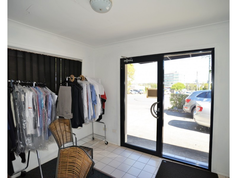 1 Briggs Road, Springwood QLD 4127