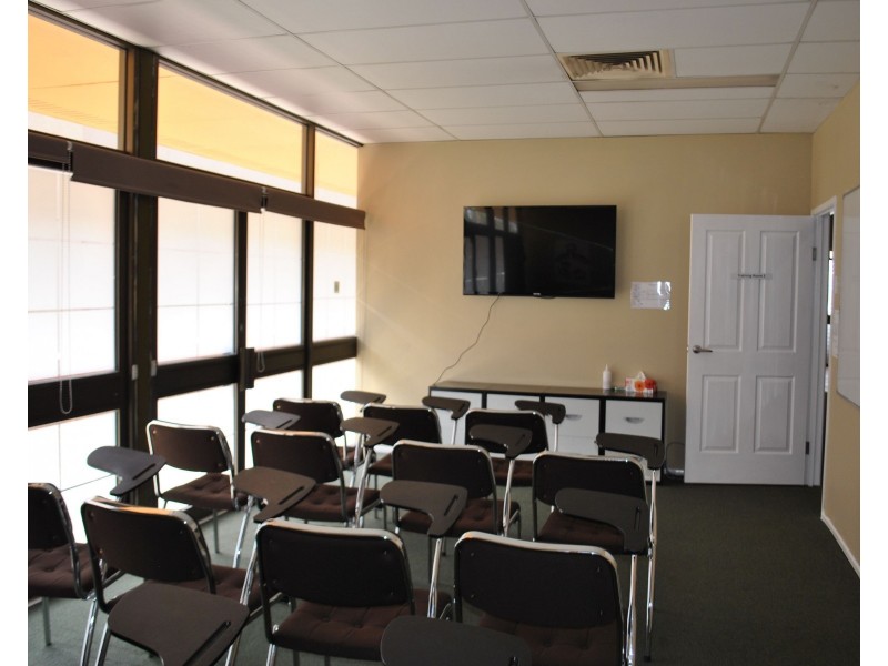 9B/3360 Pacific Highway, Springwood QLD 4127