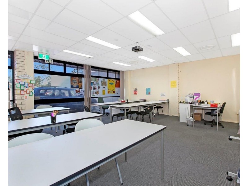 7 Station Road, Logan Central QLD 4114