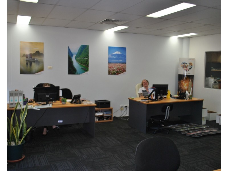 Suite 4/3368 Pacific Highway, Springwood QLD 4127