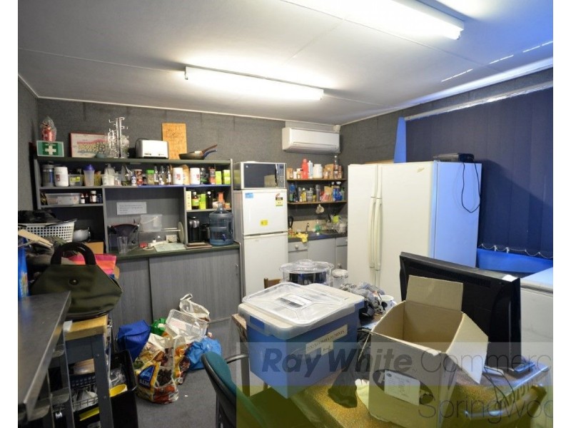 1/207 Queens Road, Kingston QLD 4114