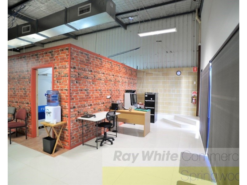 1A/207 Queens Road, Kingston QLD 4114