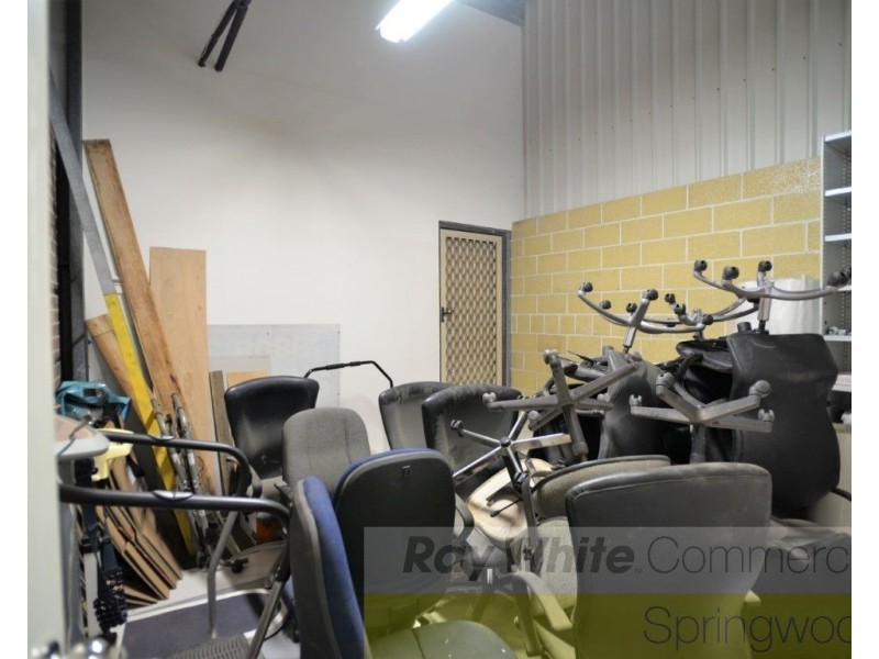 1A/207 Queens Road, Kingston QLD 4114