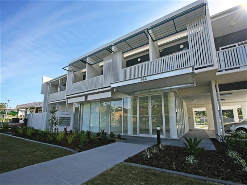 244-246 Jacaranda Avenue, Kingston QLD 4114