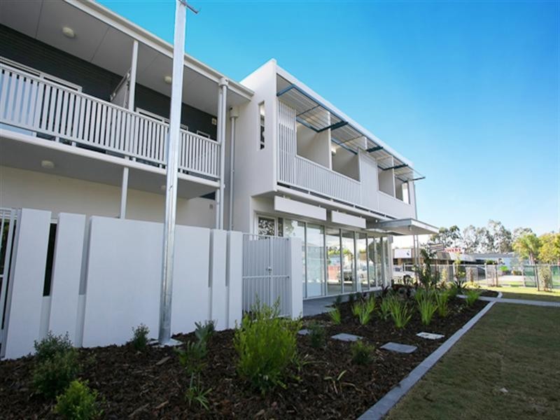 244-246 Jacaranda Avenue, Kingston QLD 4114