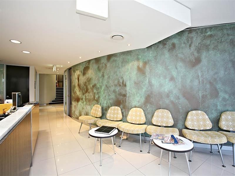 57 Old Cleveland Road, Greenslopes QLD 4120