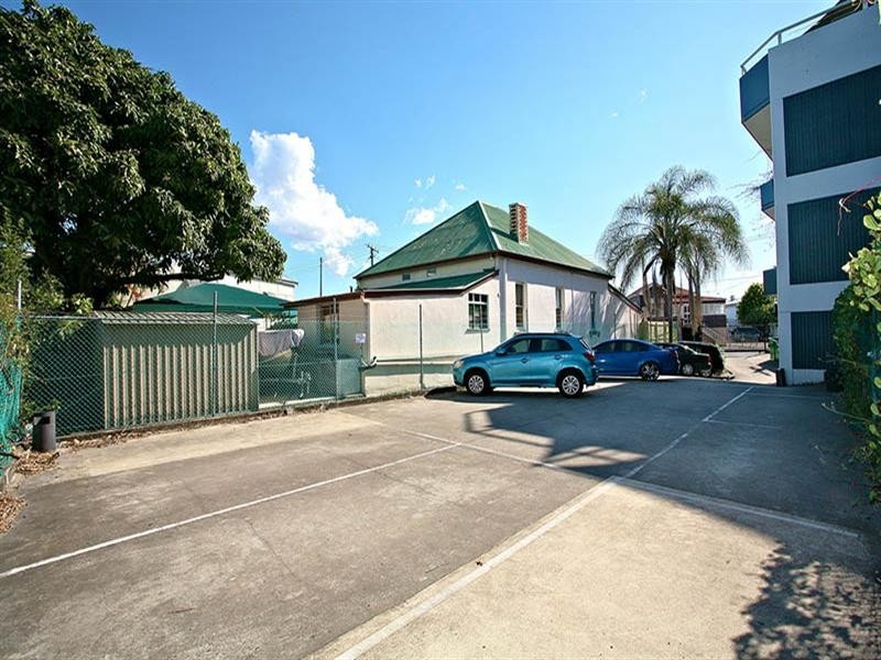 57 Old Cleveland Road, Greenslopes QLD 4120