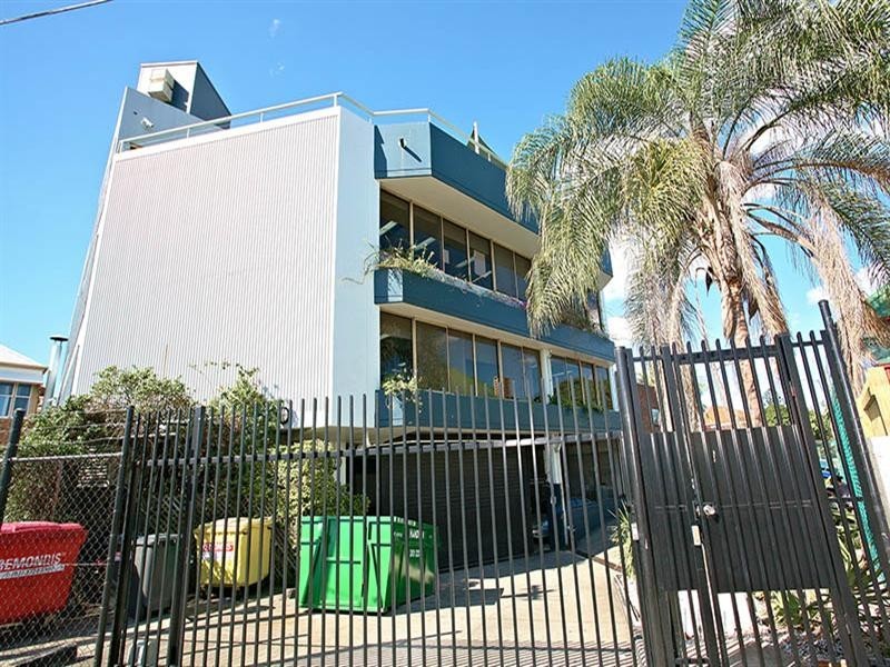 57 Old Cleveland Road, Greenslopes QLD 4120