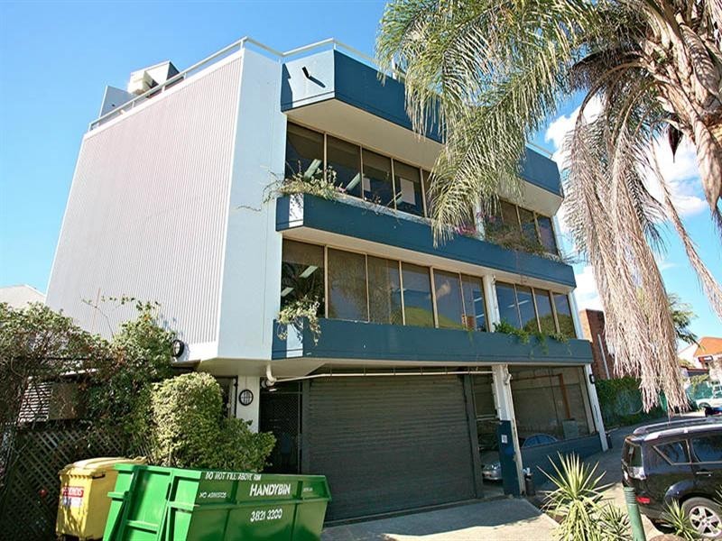 57 Old Cleveland Road, Greenslopes QLD 4120