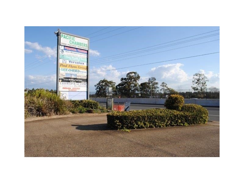 1+3/3460 Pacific Highway, Springwood QLD 4127