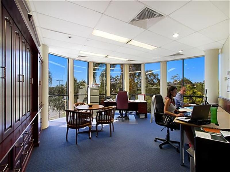 3 Westmoreland Boulevard, Springwood QLD 4127