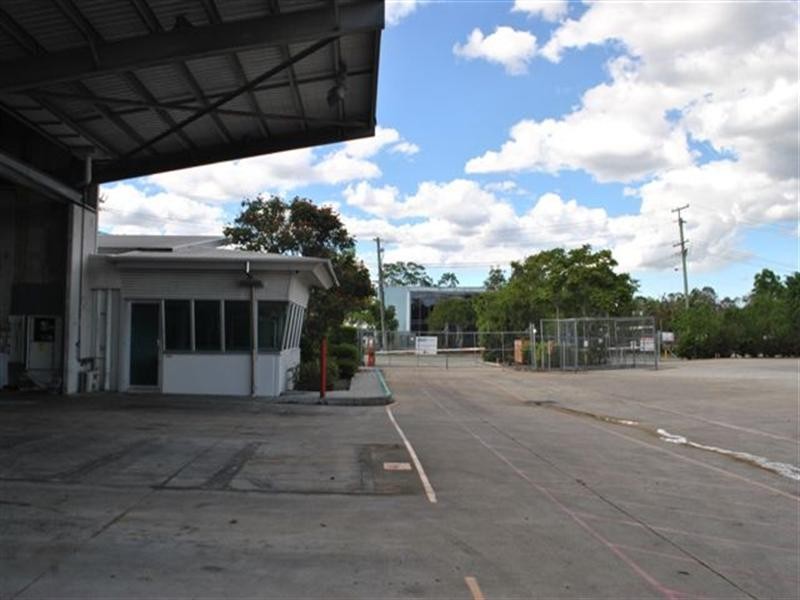 24 Nealdon Drive, Meadowbrook QLD 4131