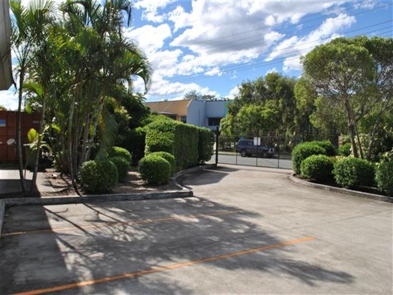 24 Nealdon Drive, Meadowbrook QLD 4131