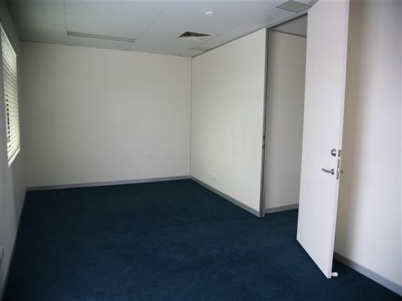 3B/3352 Pacific Highway, Springwood QLD 4127