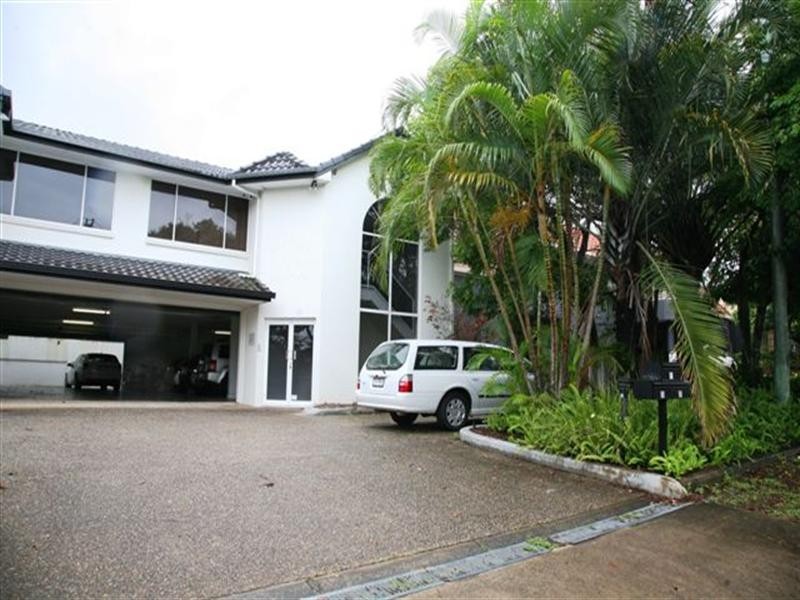 2/22 Vanessa Boulevard, Springwood QLD 4127