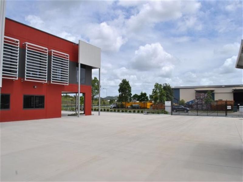 18 Lions Park Road, Yatala QLD 4207