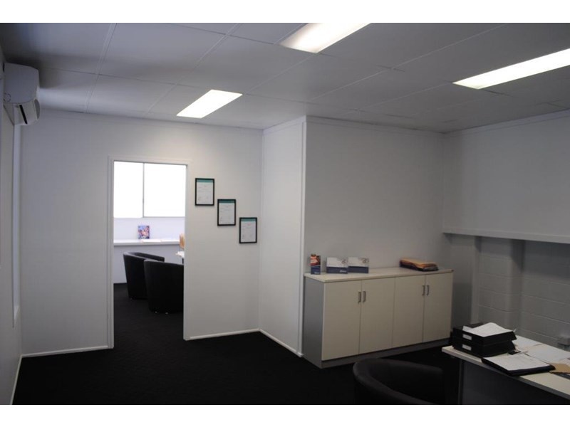 3335 Pacific Highway, Slacks Creek QLD 4127