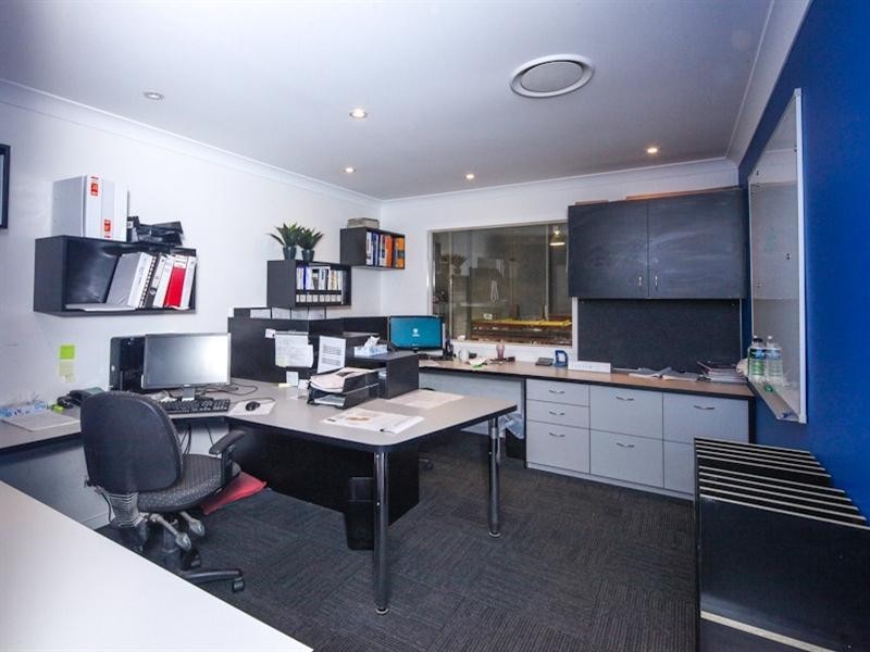 42-44 Nealdon Drive, Meadowbrook QLD 4131