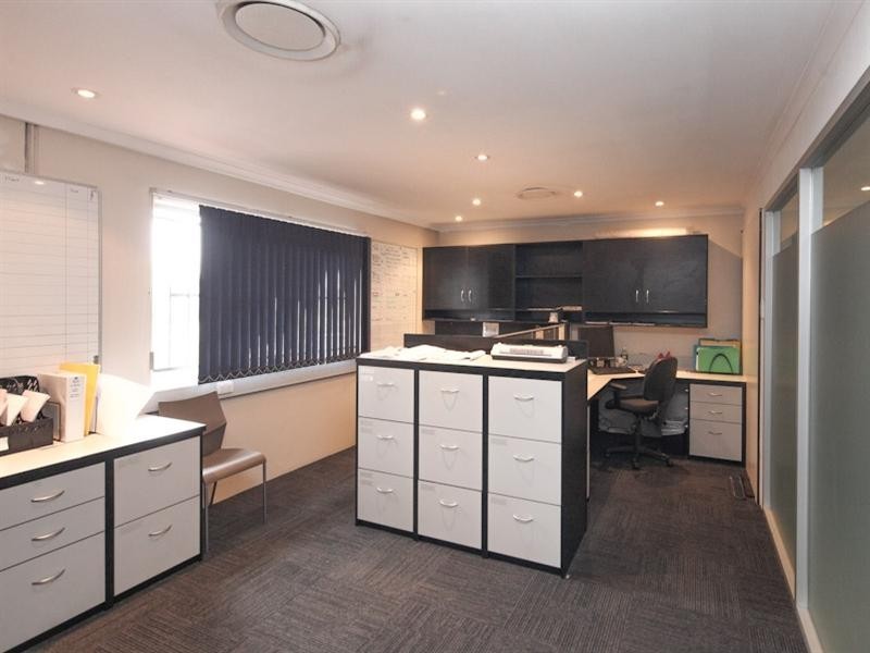 42-44 Nealdon Drive, Meadowbrook QLD 4131