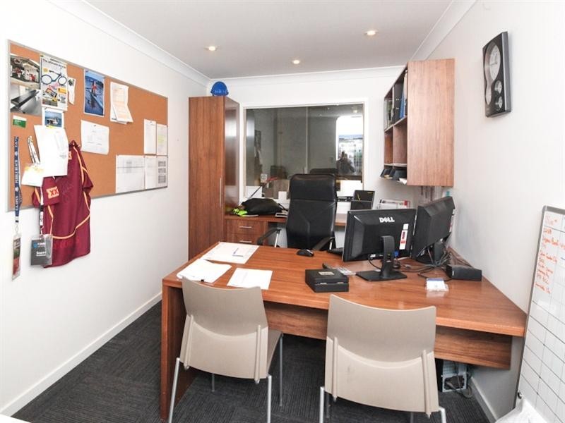 42-44 Nealdon Drive, Meadowbrook QLD 4131