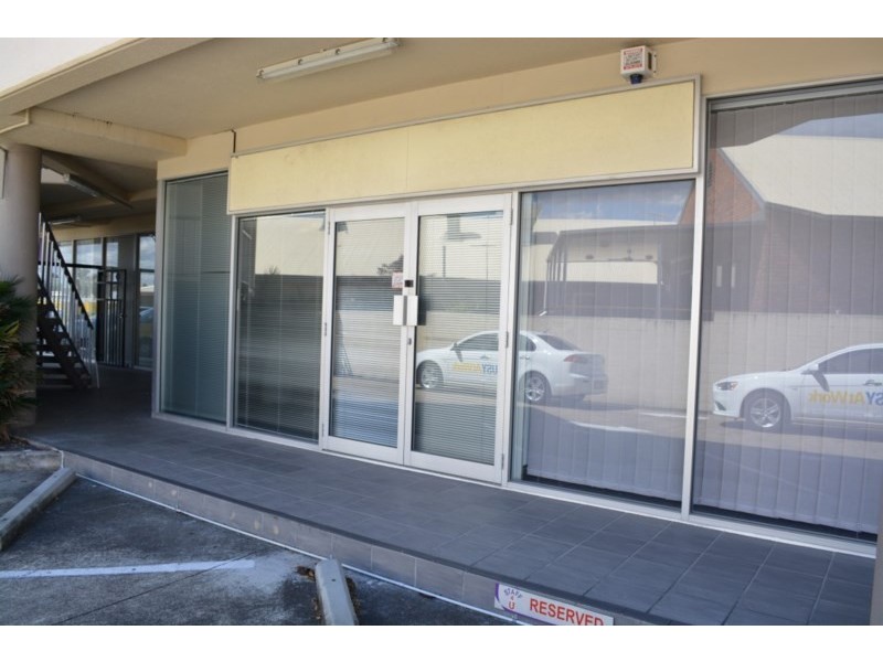 6+7/3368 Pacific Highway, Springwood QLD 4127