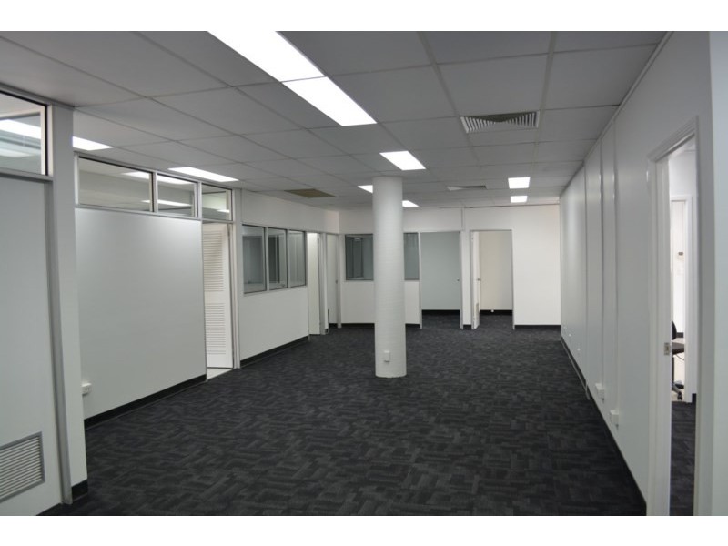 6+7/3368 Pacific Highway, Springwood QLD 4127