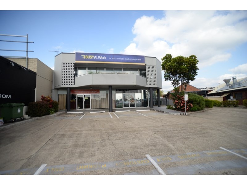 6+7/3368 Pacific Highway, Springwood QLD 4127