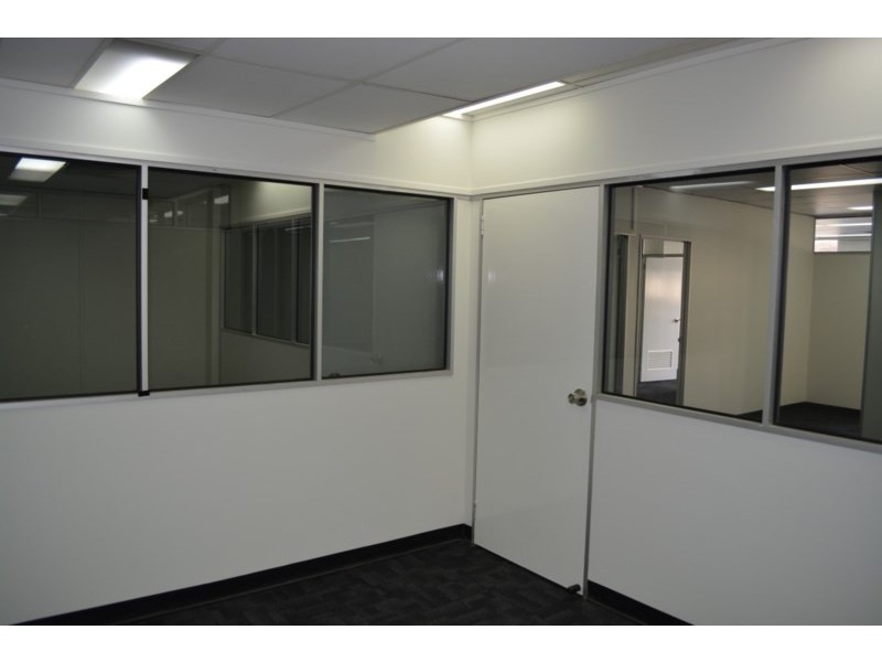 6+7/3368 Pacific Highway, Springwood QLD 4127