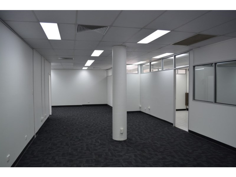 6+7/3368 Pacific Highway, Springwood QLD 4127