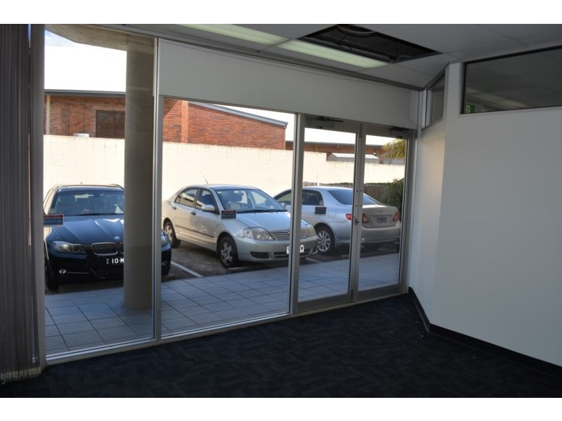 6+7/3368 Pacific Highway, Springwood QLD 4127