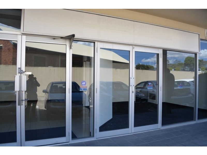 6+7/3368 Pacific Highway, Springwood QLD 4127