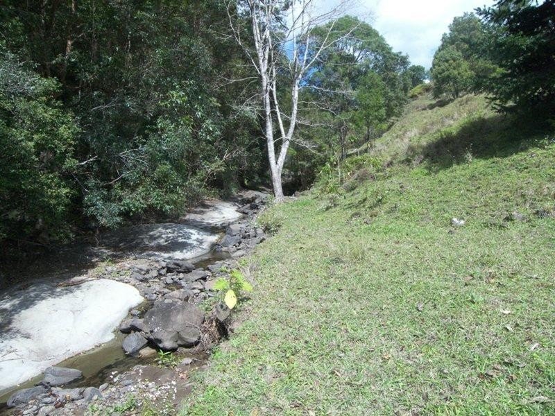 18 Eden Road, Maleny QLD 4552