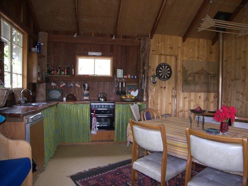 18 Eden Road, Maleny QLD 4552