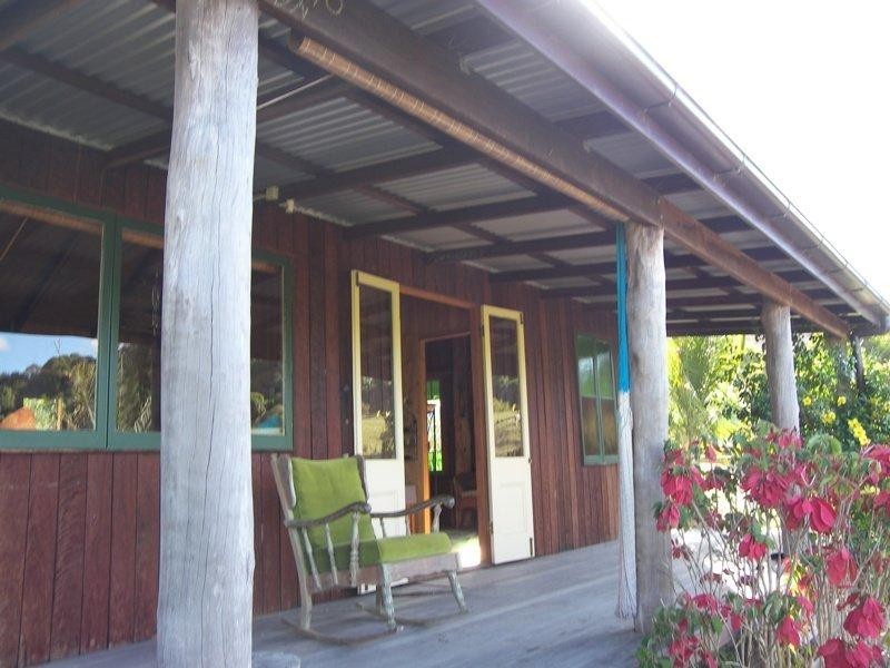 18 Eden Road, Maleny QLD 4552