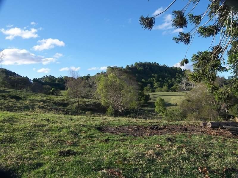 18 Eden Road, Maleny QLD 4552
