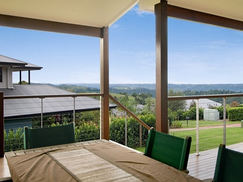 2 Curlew Court, Maleny QLD 4552
