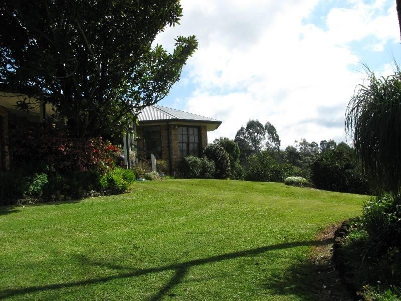 162 Ruddle Drive, Maleny QLD 4552