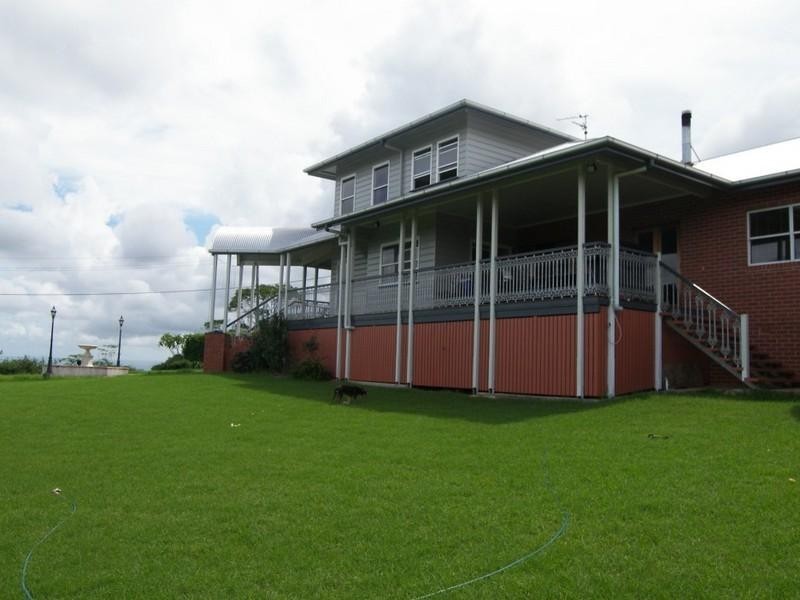 614 Mountain View Road, Maleny QLD 4552