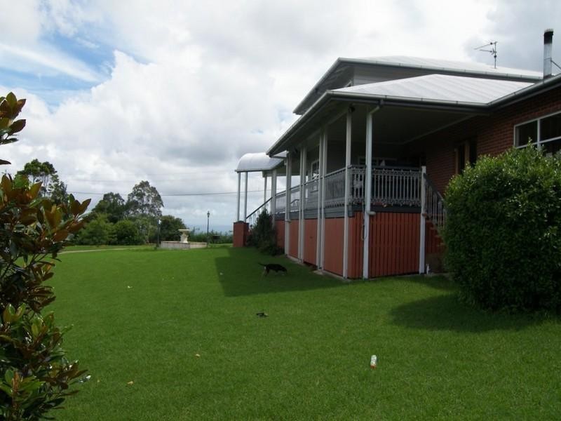 614 Mountain View Road, Maleny QLD 4552