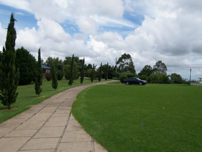 614 Mountain View Road, Maleny QLD 4552