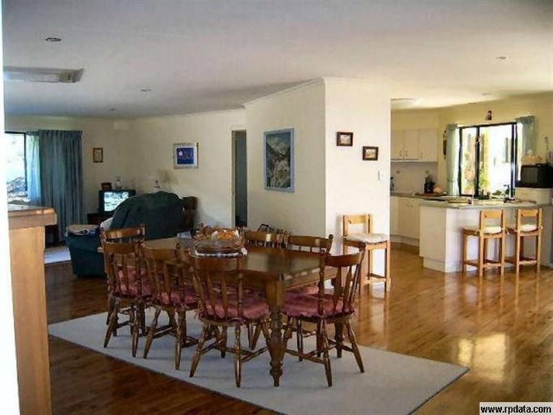 16 Rainbow Park Drive, Mapleton QLD 4560