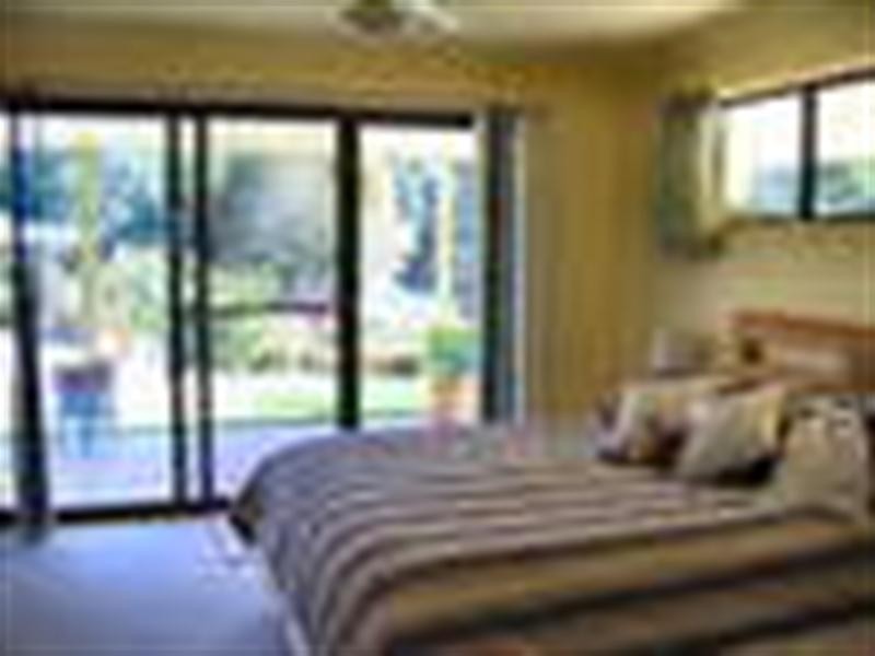 16 Rainbow Park Drive, Mapleton QLD 4560