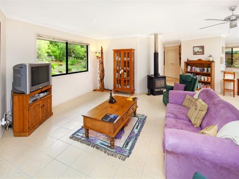 7 Burgess Avenue, Maleny QLD 4552