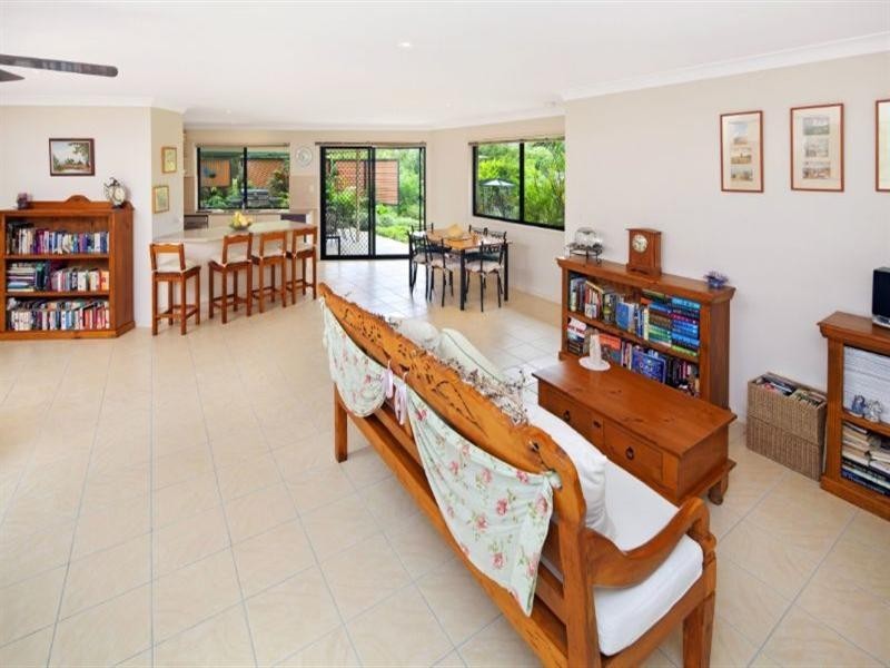 7 Burgess Avenue, Maleny QLD 4552