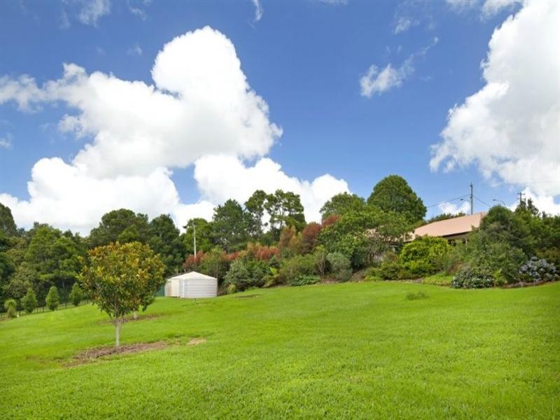 7 Burgess Avenue, Maleny QLD 4552