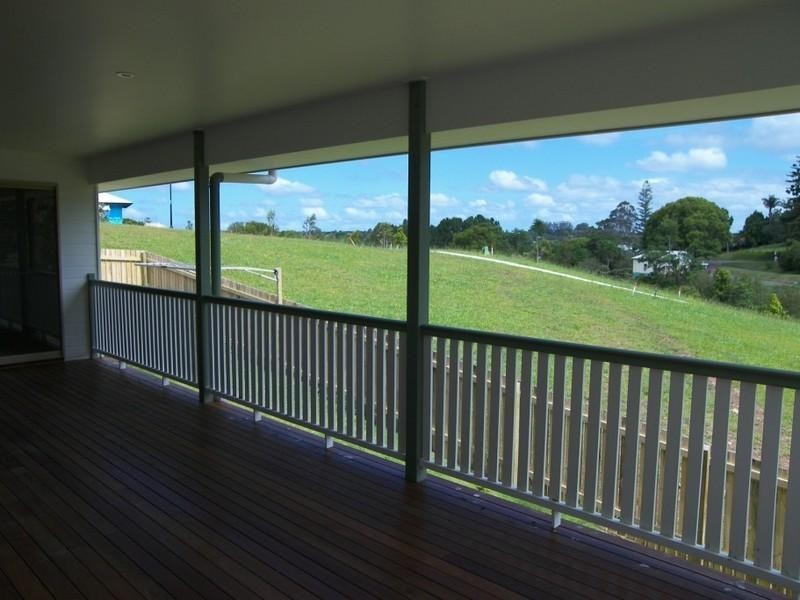 15 Wongabel Street, Maleny QLD 4552